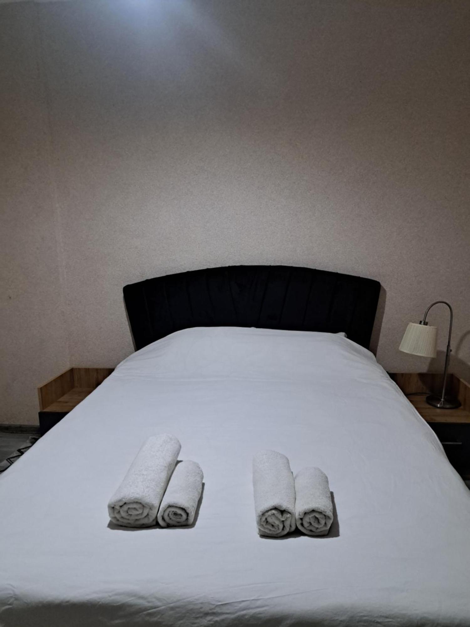 Karvi Hostel & Suites Batumi Esterno foto