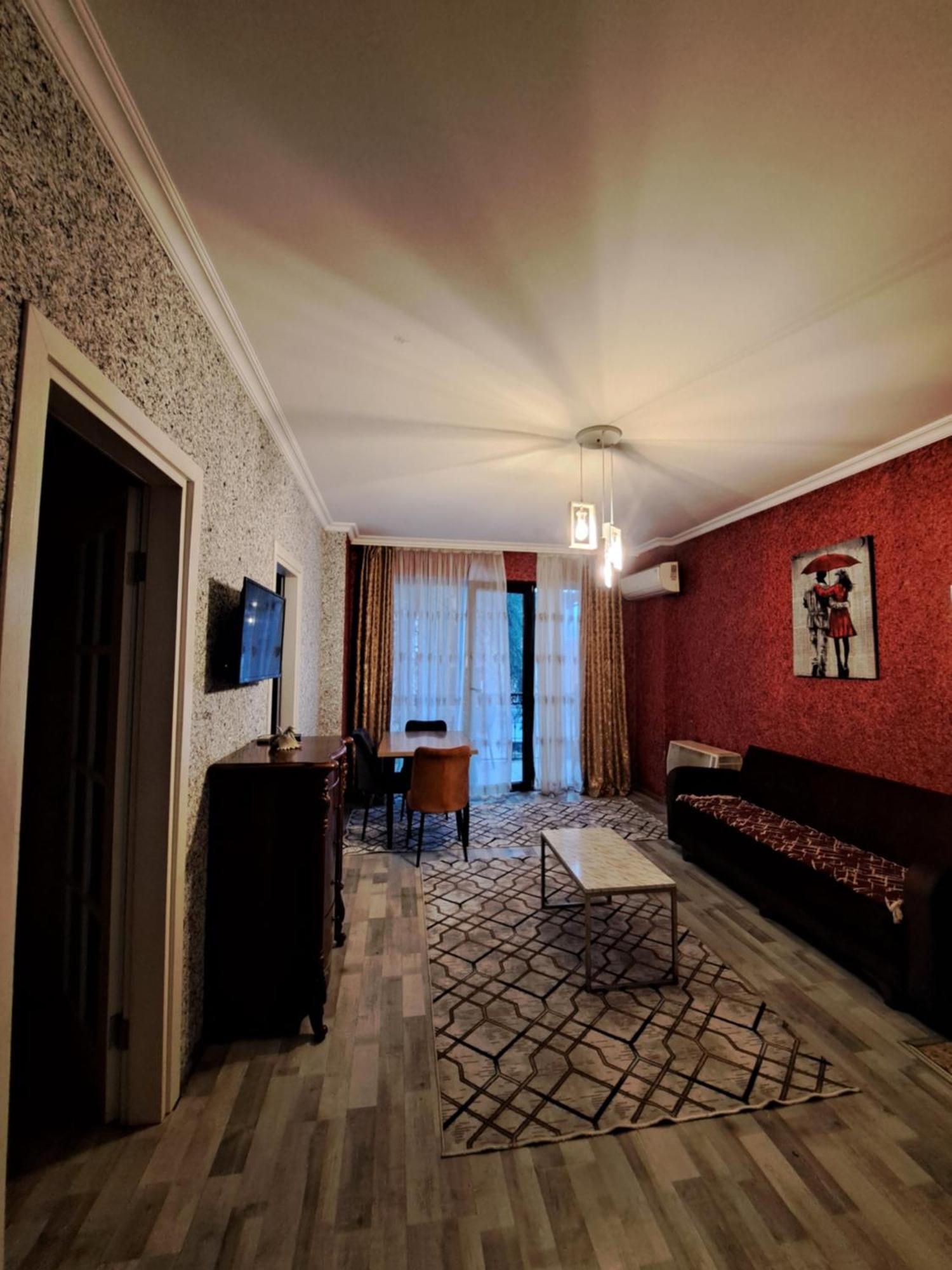 Karvi Hostel & Suites Batumi Esterno foto